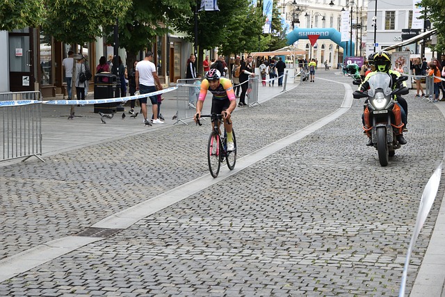 首位成就此 首位成就此